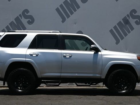 Used 2021 Toyota 4Runner SR5 Premium w/ Moonroof Package AWD/4WD image 4