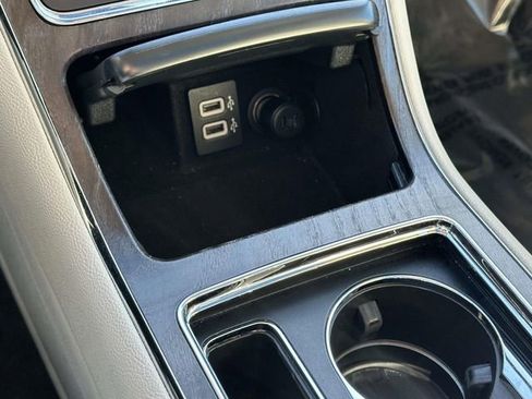 Used 2020 Lincoln Continental Reserve w/ Luxury Package image 36