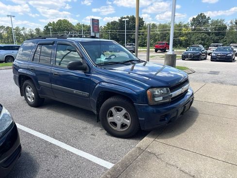 Used 2003 Chevrolet TrailBlazer LS w/ Preferred Equipment Group AWD/4WD image 2