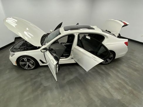 Used 2016 BMW 750i xDrive image 43