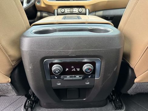 Used 2023 Chevrolet Tahoe Premier AWD/4WD image 13