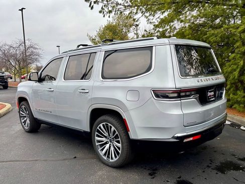 Used 2022 Jeep Grand Wagoneer Series III w/ Rear Seat Video Group 1 image 5