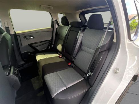 Certified 2023 Nissan Rogue SV FWD image 19