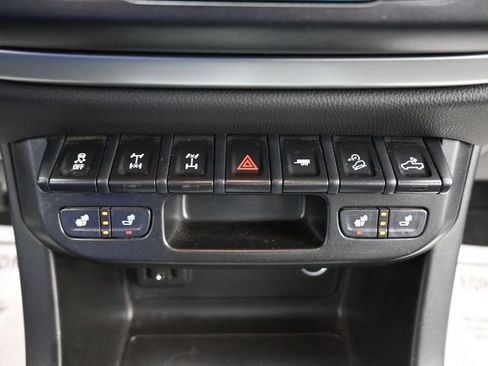 Used 2022 Chevrolet Colorado ZR2 AWD/4WD image 16