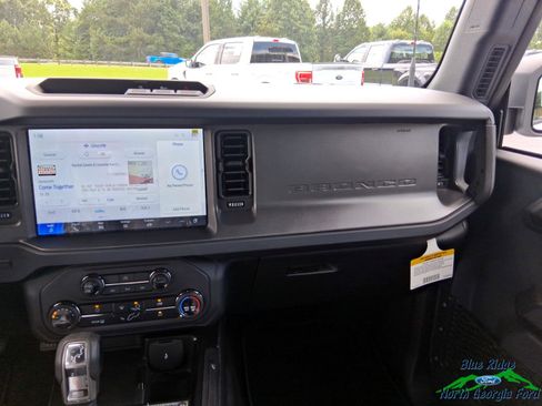 New 2025 Ford Bronco 4-Door image 15