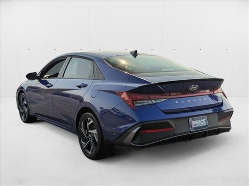 New 2025 Hyundai Elantra SEL image 8