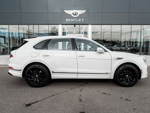 Used 2022 Bentley Bentayga image 14