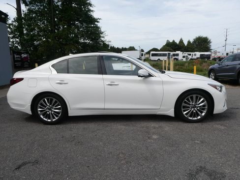 Used 2021 INFINITI Q50 Luxe RWD image 4