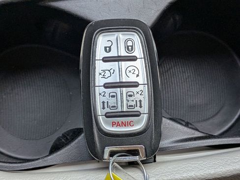Used 2023 Chrysler Voyager LX image 30
