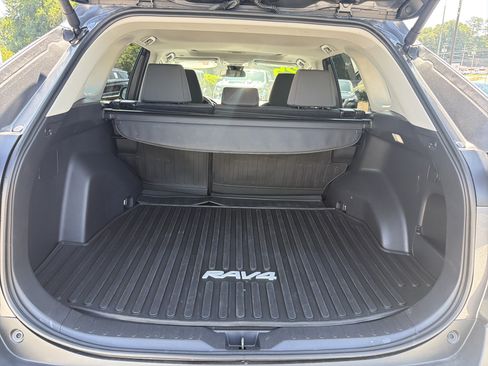 Certified 2025 Toyota RAV4 XLE w/ Convenience Package FWD image 27