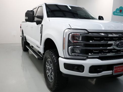 Used 2024 Ford F250 Lariat w/ FX4 Off-Road Package image 58