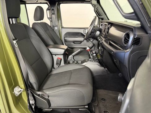 Used 2023 Jeep Gladiator Sport AWD/4WD image 39