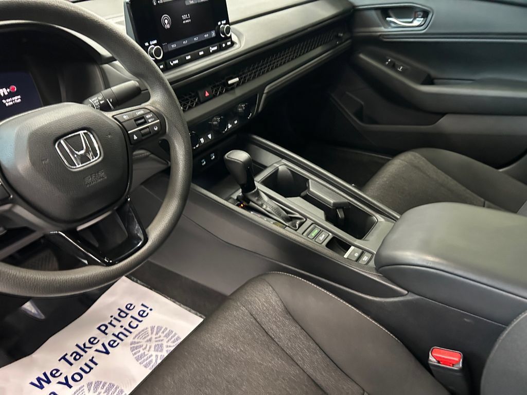Used 2023 Honda Accord EX image 10