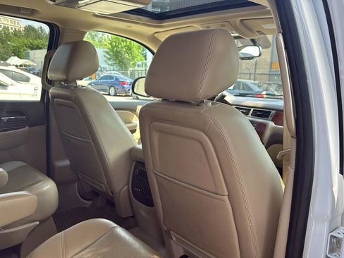 Used 2014 Chevrolet Suburban LTZ AWD/4WD image 21