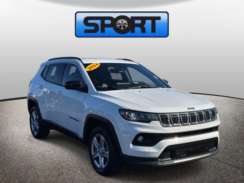 Used 2024 Jeep Compass Latitude image 27