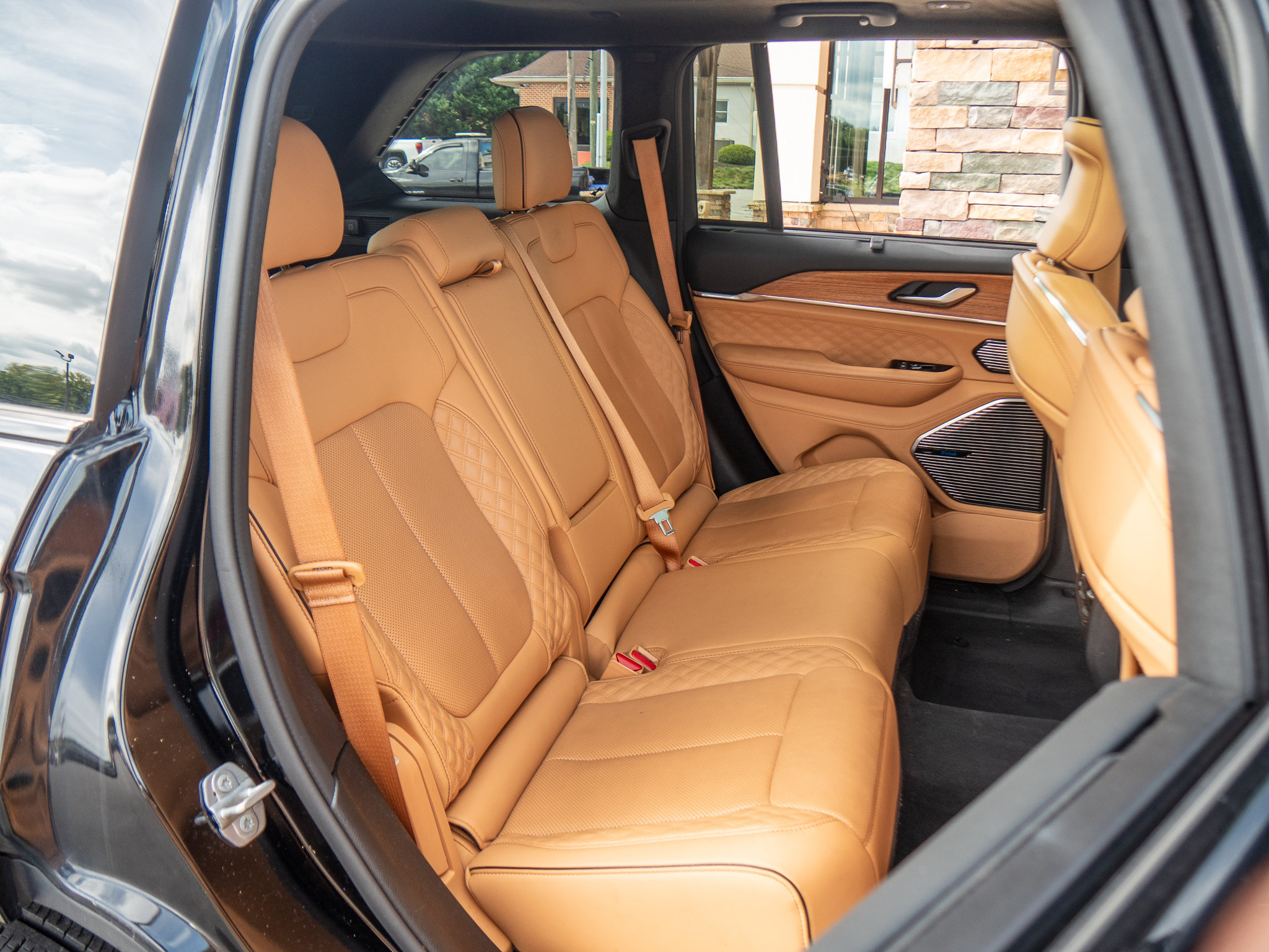 Used 2023 Jeep Grand Cherokee Summit AWD/4WD image 21