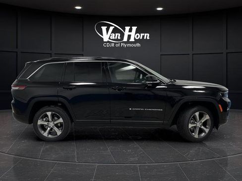 New 2025 Jeep Grand Cherokee Limited w/ Trailer Tow Package image 2