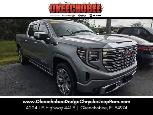 Used 2023 GMC Sierra 1500 Denali w/ Denali Reserve Package AWD/4WD image 1