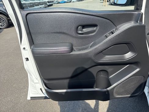 Used 2022 Nissan Frontier S image 23