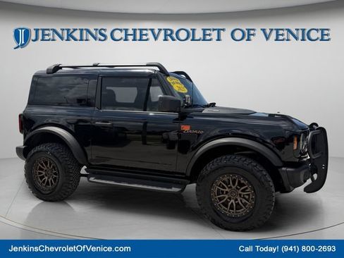 Used 2025 Ford Bronco Badlands AWD/4WD image 2