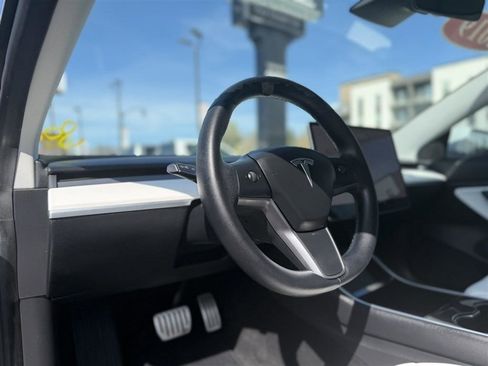 Used 2019 Tesla Model 3 Long Range image 22