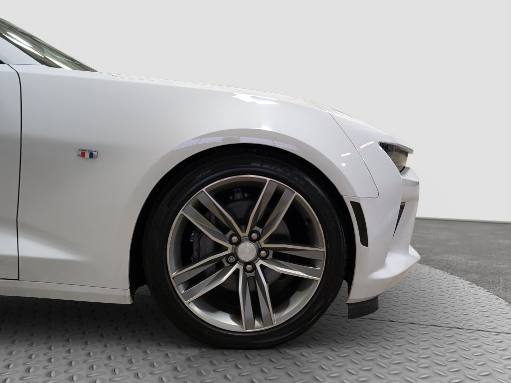 Used 2016 Chevrolet Camaro SS RWD image 15