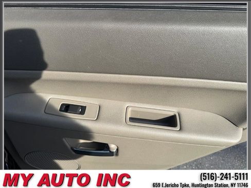 Used 2010 Jeep Grand Cherokee Laredo image 29