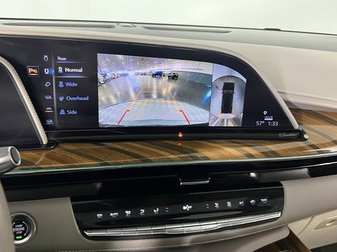 Used 2024 Cadillac Escalade Sport Platinum w/ LPO, ONYX Package image 15