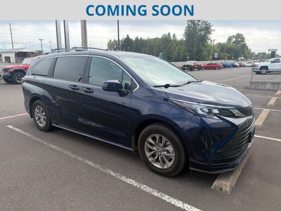 Used 2025 Toyota Sienna LE