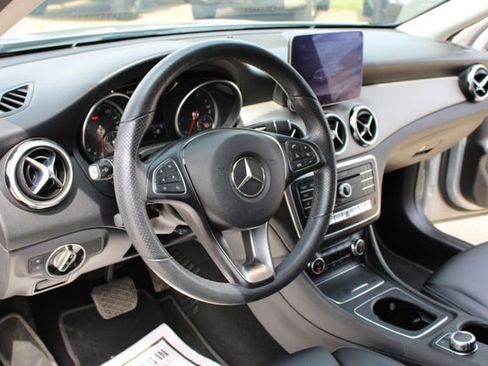 Used 2019 Mercedes-Benz GLA 250 image 14