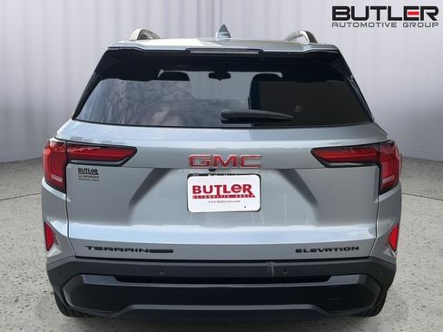 Used 2025 GMC Terrain Elevation w/ Elevation Premium Package AWD/4WD image 5