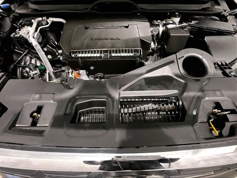 Used 2023 Honda Pilot LX image 29