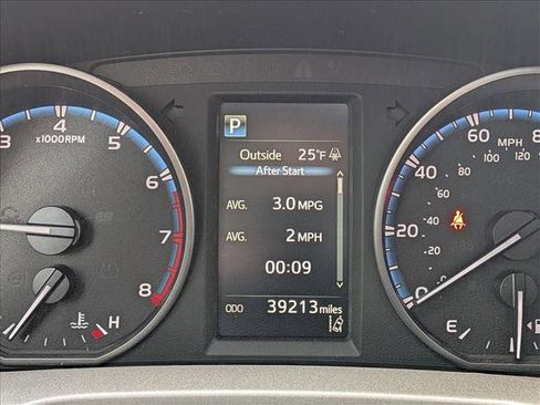 Used 2017 Toyota RAV4 XLE image 9