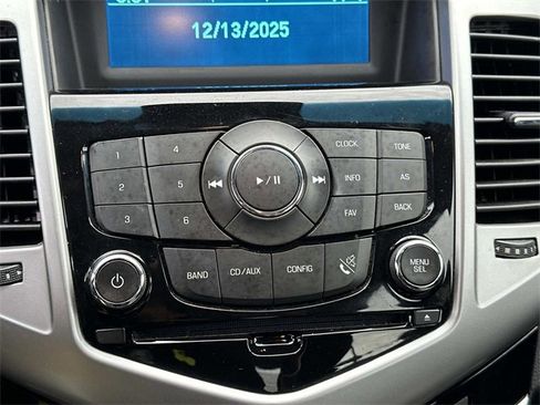 Used 2014 Chevrolet Cruze LS image 18