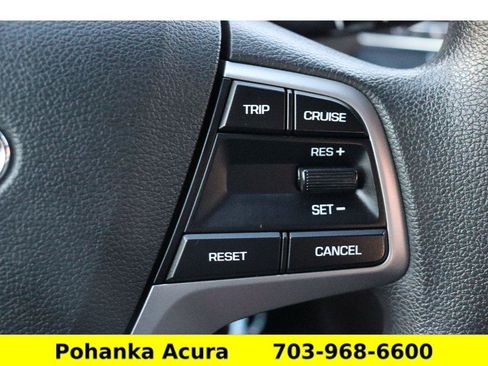 Used 2017 Hyundai Elantra SE image 12