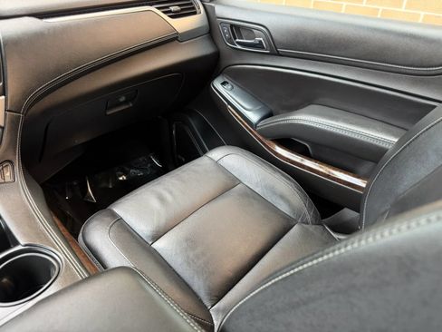 Used 2017 Chevrolet Tahoe LT w/ Luxury Package AWD/4WD image 15