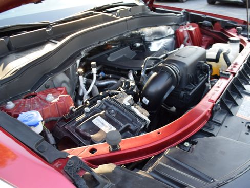 Used 2020 Ford Explorer XLT w/ Equipment Group 202A image 29