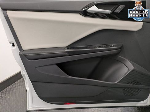 Used 2025 Volkswagen Taos S image 9