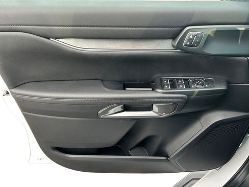 New 2025 Ford Ranger Lariat w/ Black Appearance Package image 38