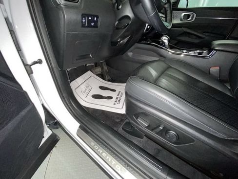 Used 2023 Kia Sorento SX FWD image 12