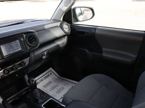 Used 2017 Toyota Tacoma 4x4 Access Cab image 13