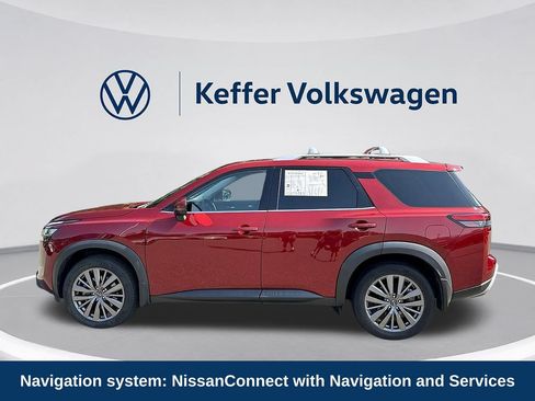 Used 2024 Nissan Pathfinder SL w/ SL Premium Package FWD image 2