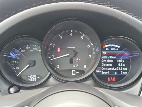 Certified 2026 Porsche Macan AWD/4WD image 26