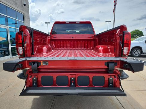 Used 2022 GMC Sierra 2500 SLE w/ Remote Start Package RWD image 17