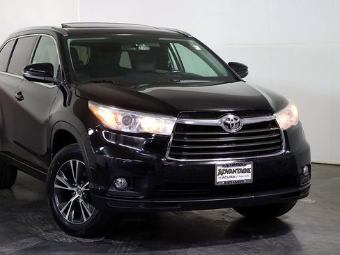Used 2016 Toyota Highlander XLE image 6