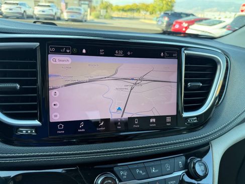 Used 2021 Chrysler Pacifica Limited w/ Premium & Safety Sphere Group AWD/4WD image 38