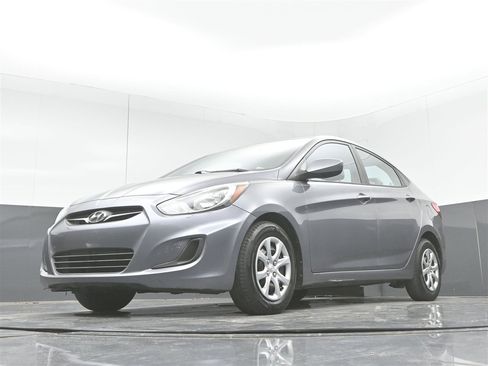 Used 2014 Hyundai Accent GLS image 28