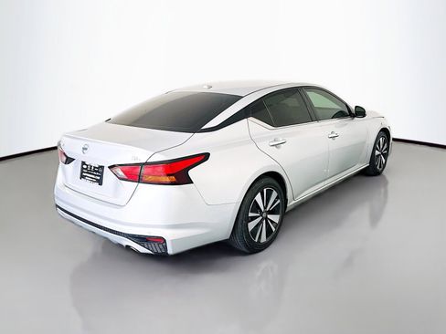 Used 2020 Nissan Altima 2.5 SL FWD image 7