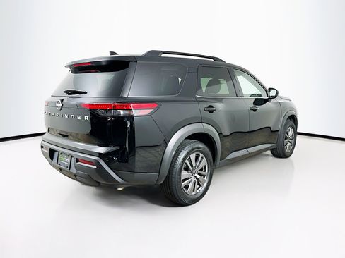 Used 2025 Nissan Pathfinder SV image 9