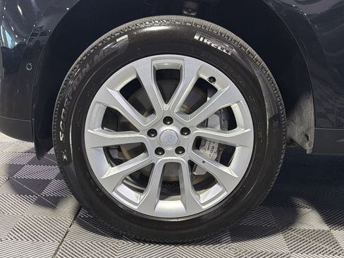 Used 2025 Land Rover Range Rover Sport SE AWD/4WD image 16